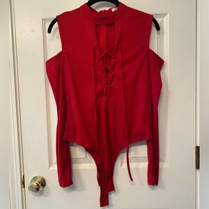 essue. red long sleeve bodysuit. size medium. ❤️